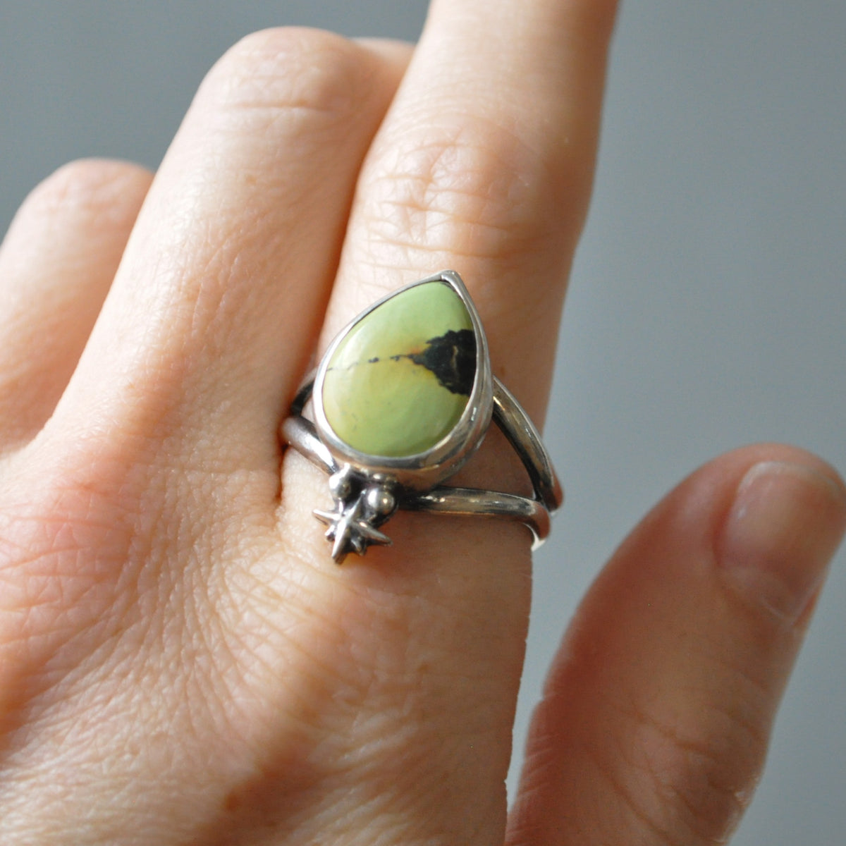 Green Turquoise Star Top Ring—Size 10.5