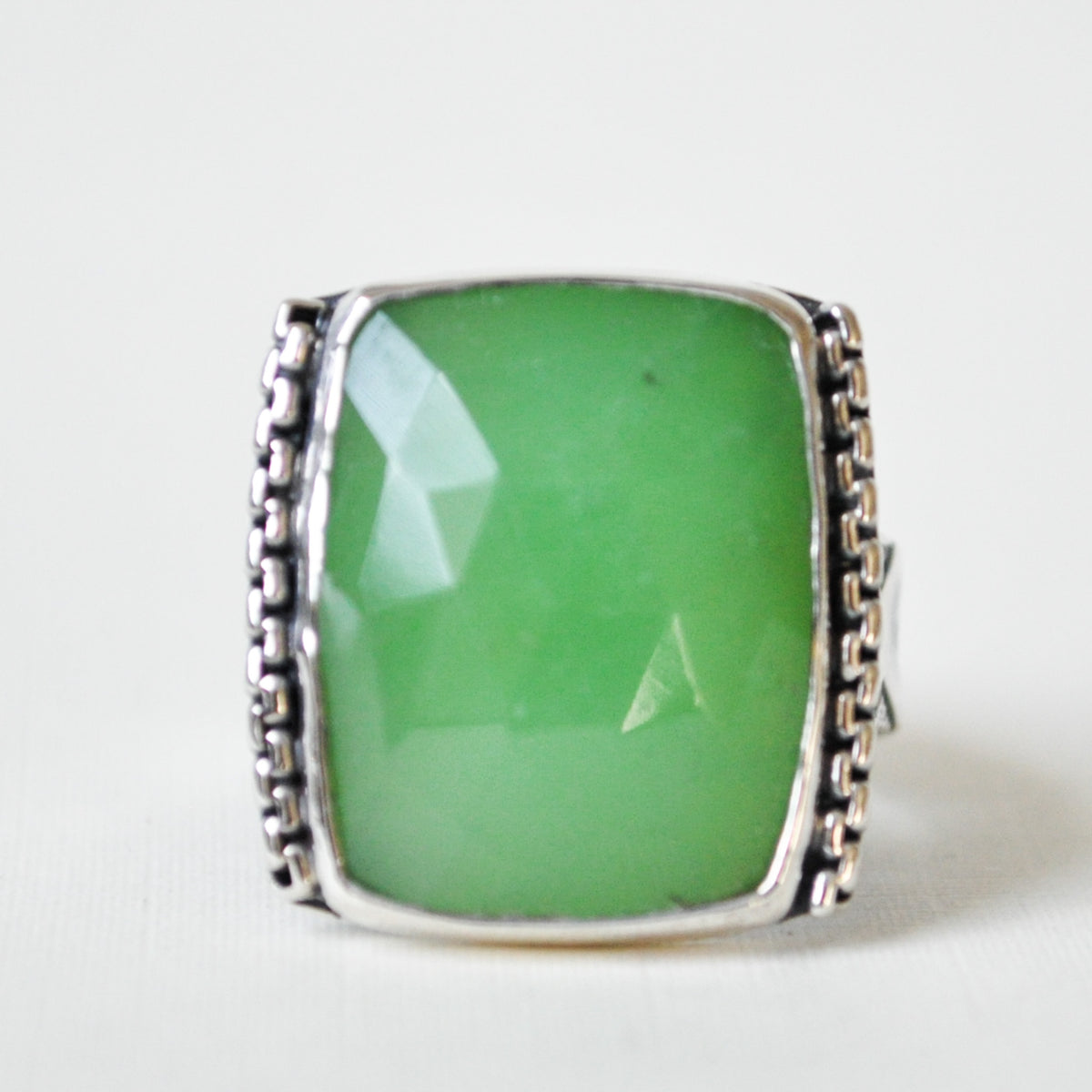 Chrysoprase Box Chain Ring—Size 6