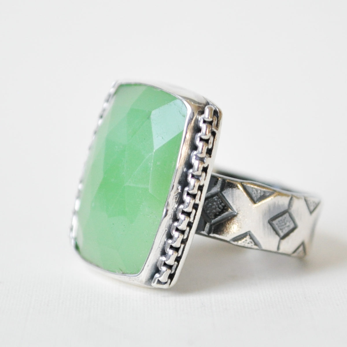 Chrysoprase Box Chain Ring—Size 6